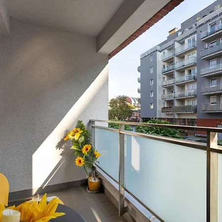 Comfortable Wojskowa By Renters Poznań