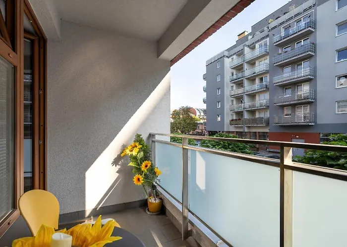 Comfortable Wojskowa By Renters Poznań